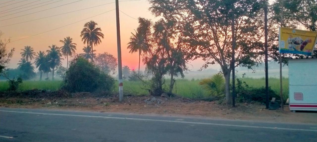 Sahasra Home Stay Hampi 호스펫 외부 사진